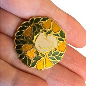 ✨ 3/$15 Enameled Partridge in a Pear Tree Round Brooch